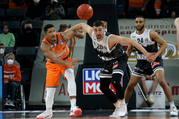 重新焕发出 重新焕发出